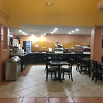 Ramada By Wyndham Hotel Santa Fe