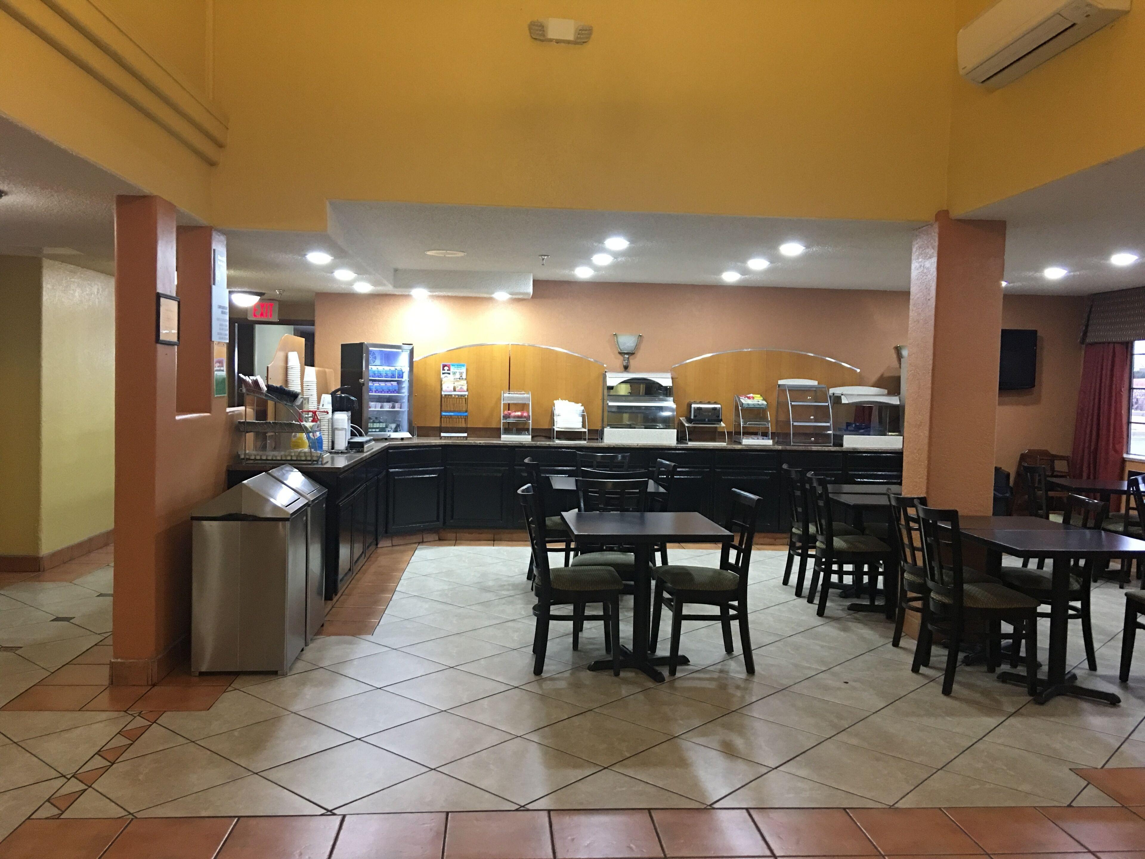 Ramada By Wyndham Hotel Santa Fe