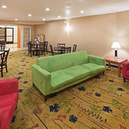 Ramada By Wyndham Hotel Santa Fe