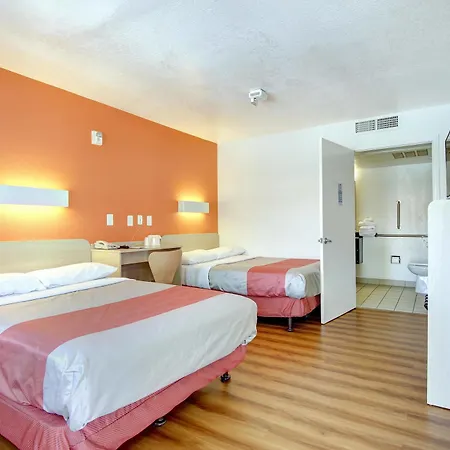 Hotel Ramada By Wyndham Santa Fe