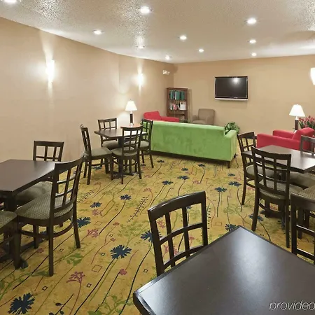 Ramada By Wyndham Hotel Santa Fe