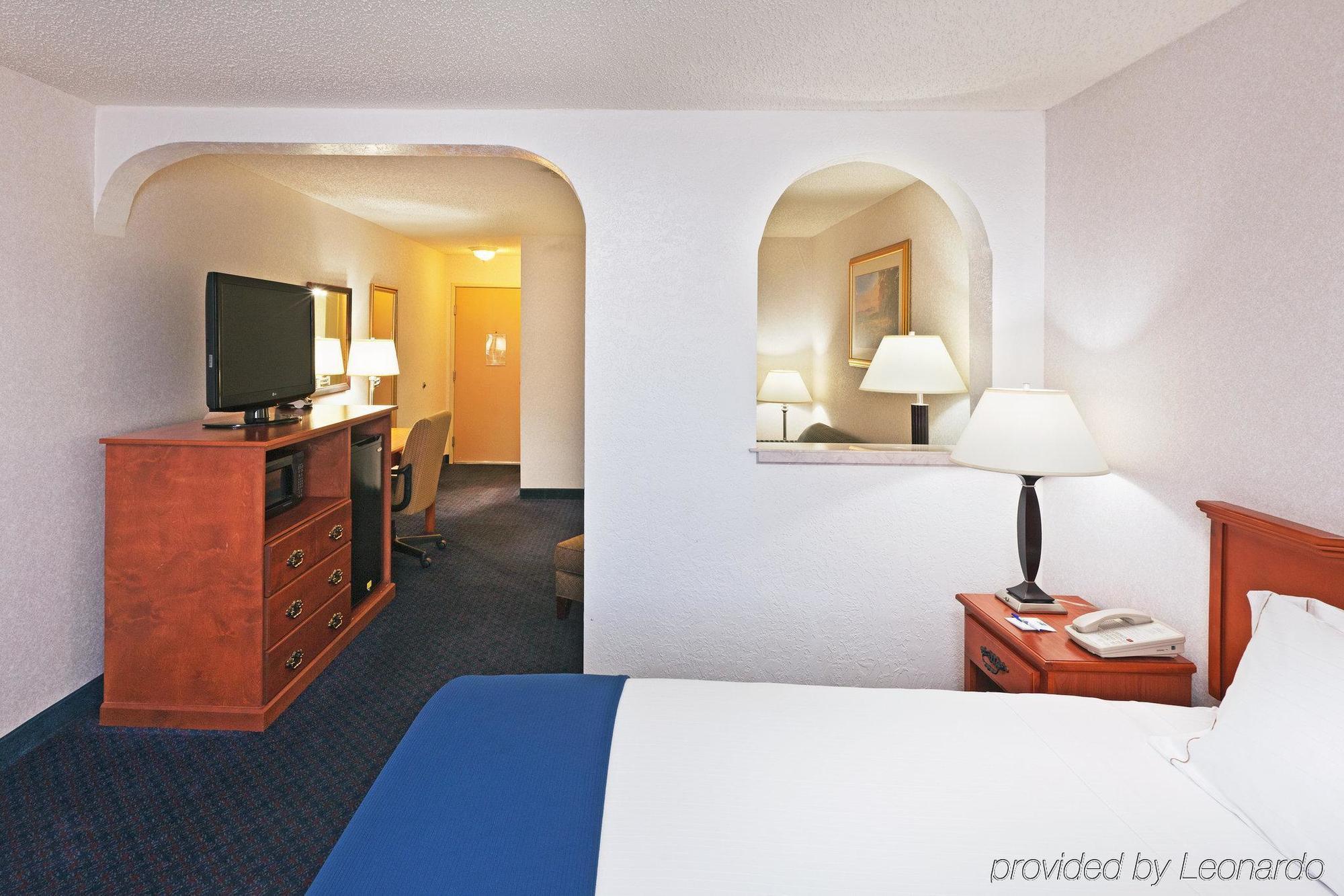 Ramada By Wyndham Hotel 3*