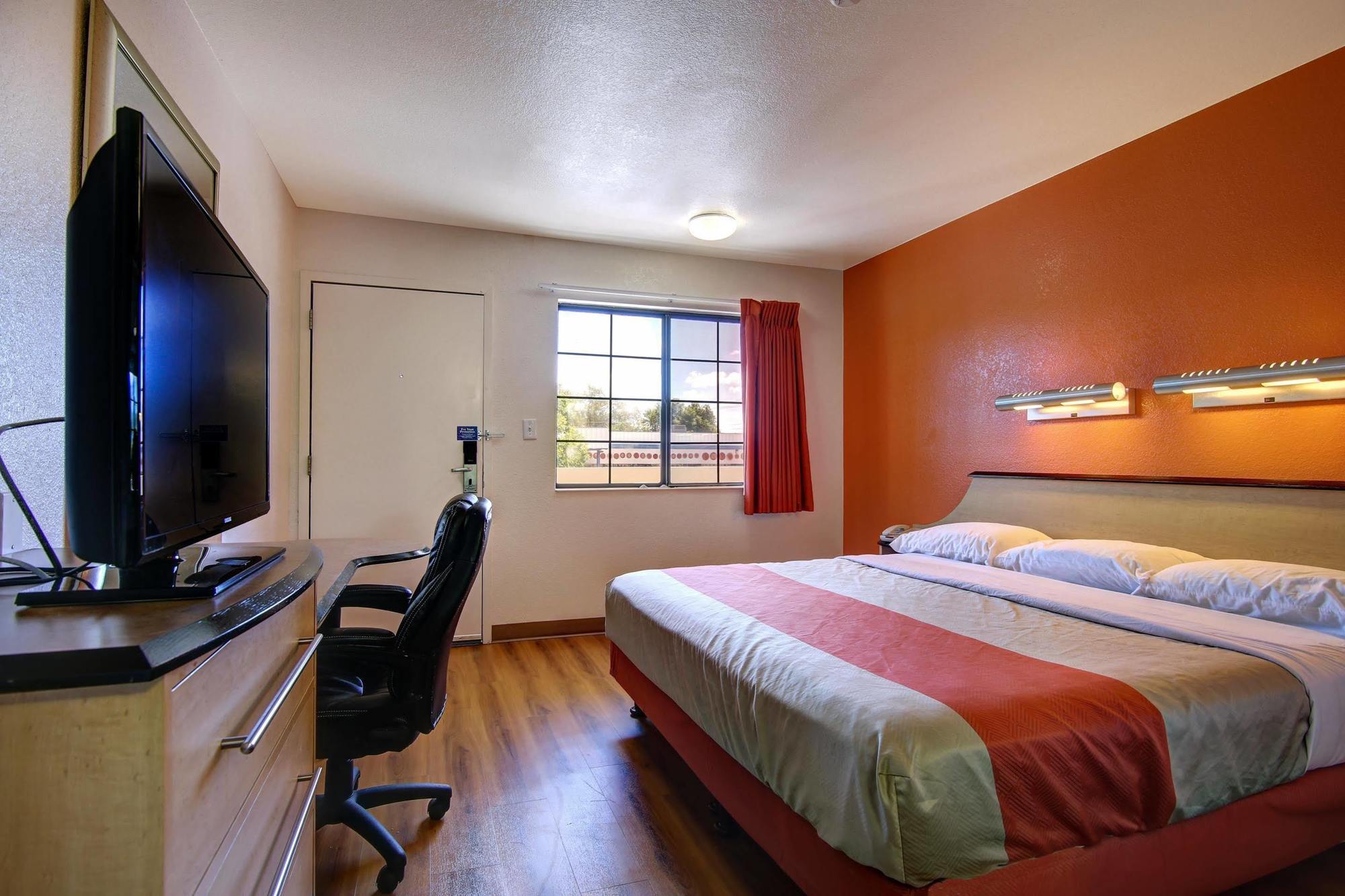 Ramada By Wyndham Hotel 3*