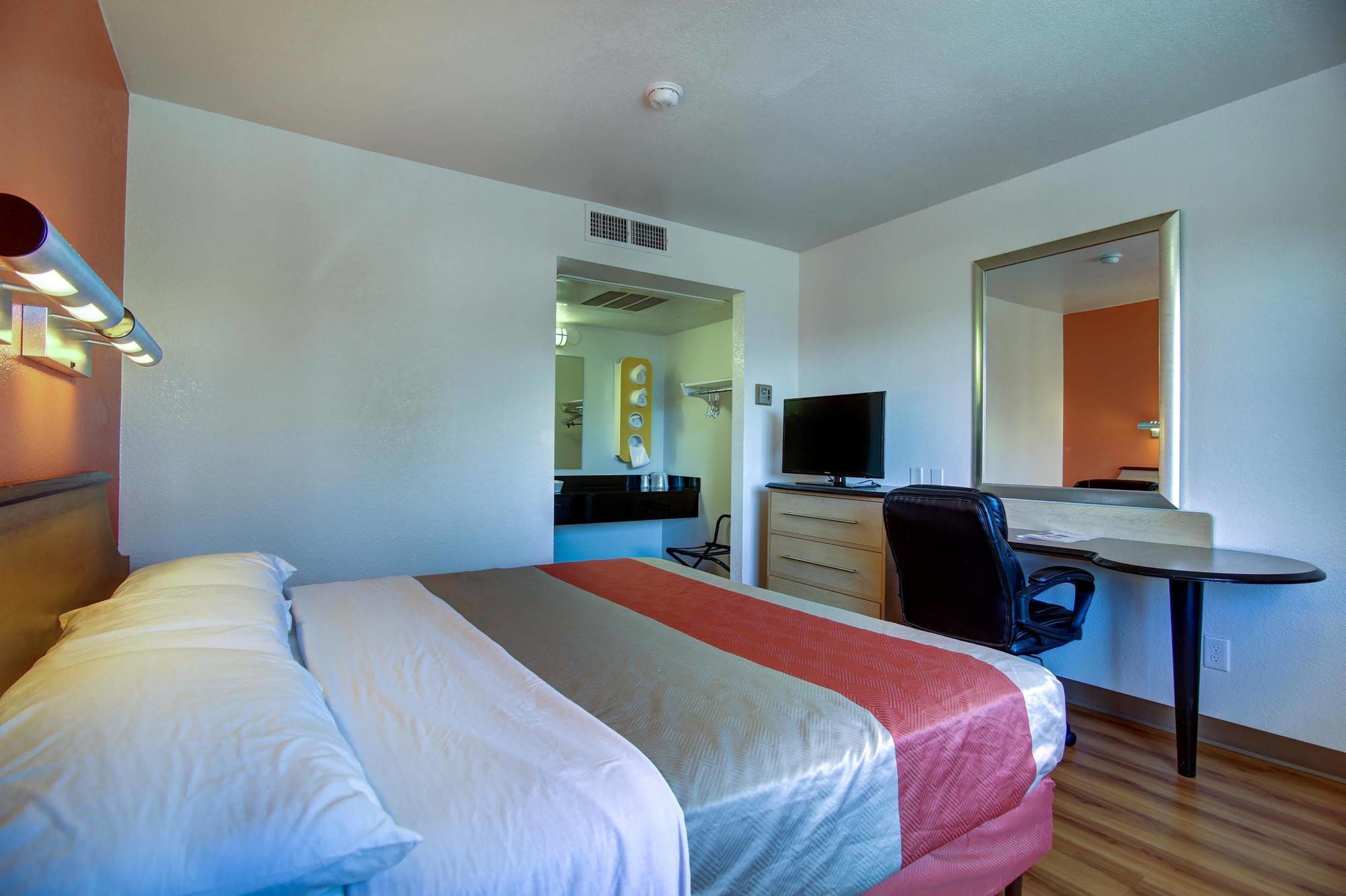 Ramada By Wyndham 3* Santa Fé