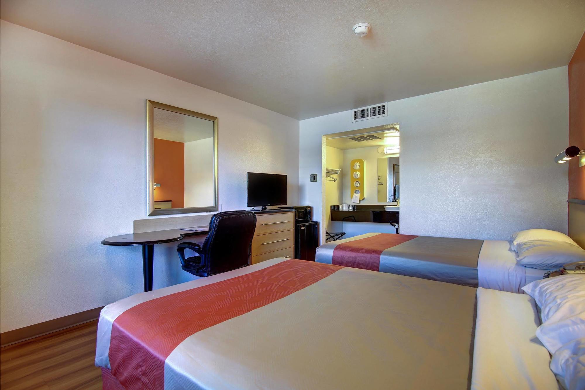 Hotel Ramada By Wyndham Santa Fe